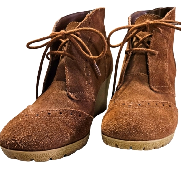Mia Raphaella Wedge booties. Brown suede lace up. Womens 8.5 - Picture 2 of 10